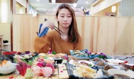 穿旗袍的抖音网红吃瓜,网络热议不断